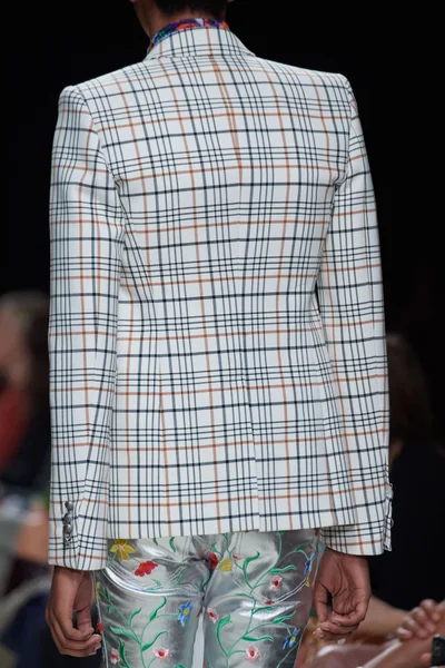 Look 103